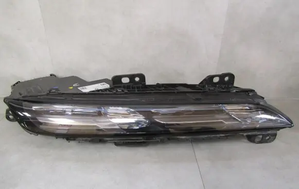 BMW 7 G70 LED Daytime headlight 9879936111 40000051165102 1264C24000000