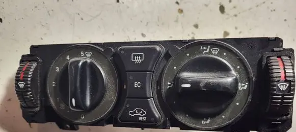 Mercedes-Benz CLK A208 C208 Climate control unit 208308685 023297