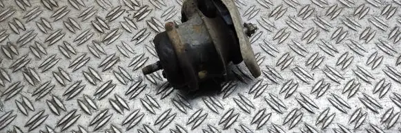 Nissan 350Z Engine mount bracket