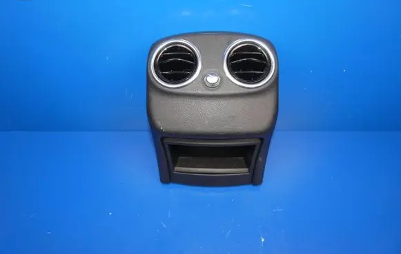 Mercedes-Benz C W205 Rear air vent grill 