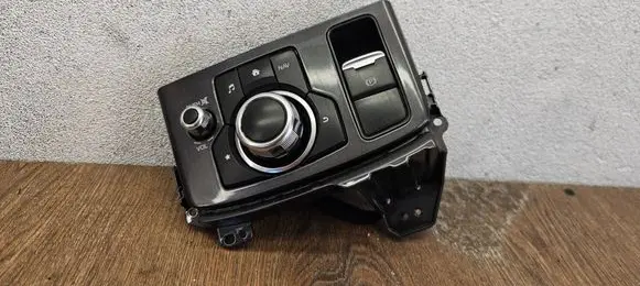 Head unit multimedia control