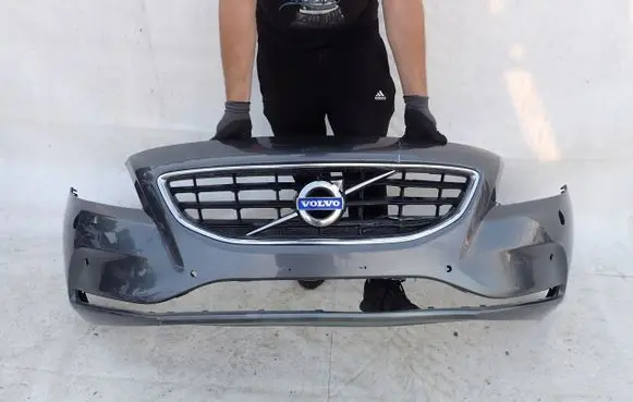 Volvo V40 Front bumper 31283732
