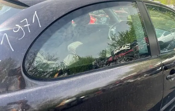 Seat Ibiza III (6L) Rear side window 
