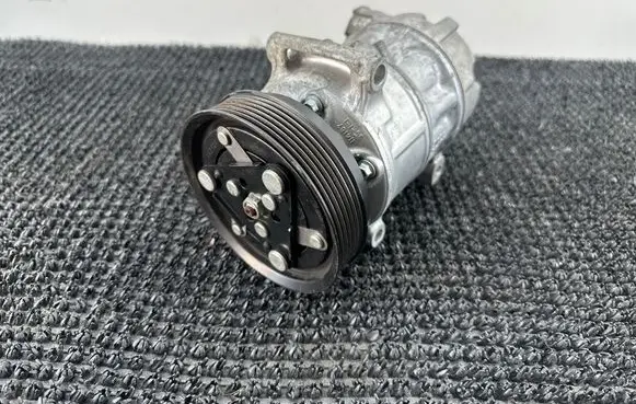 Renault Scenic IV - Grand scenic IV Air conditioning (A/C) compressor (pump) 926003123R