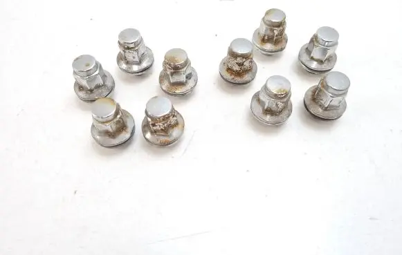 Toyota Tundra II Nuts/bolts 