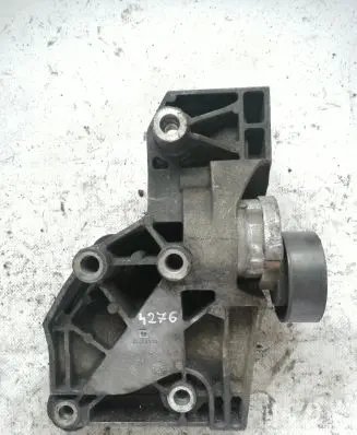 Opel Insignia A A/C compressor mount bracket 55562863