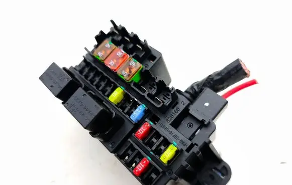 Chevrolet Trax Fuse module 826166