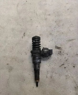 Volkswagen PASSAT B5.5 Fuel injector 038130073ba