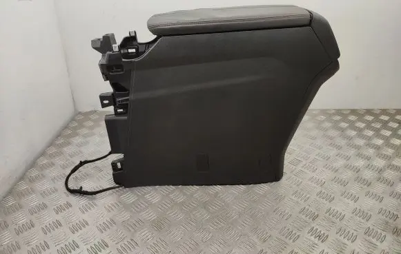 Peugeot 3008 II Armrest
