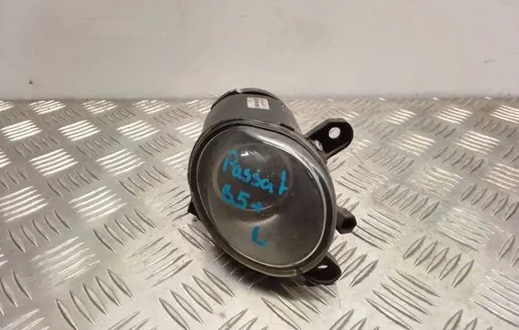 Volkswagen PASSAT B5.5 Front fog light 3B7941699A