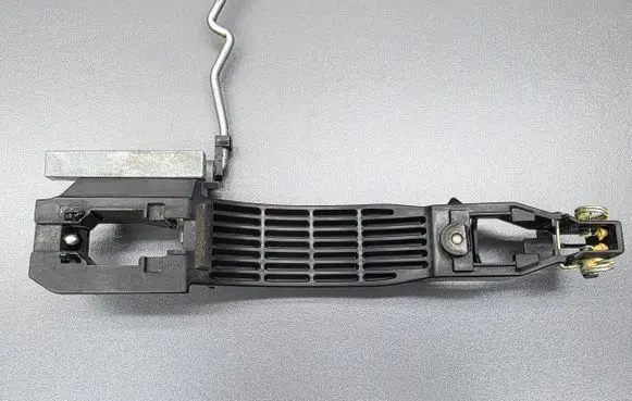 Mazda 3 III Rear door exterior handle/bracket 