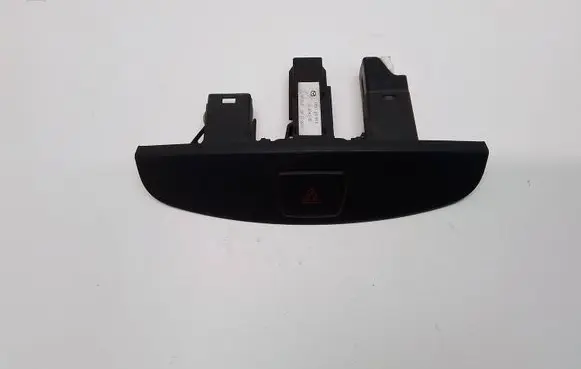 Mazda 2 Hazard light switch D651664H0 K1827 03004300