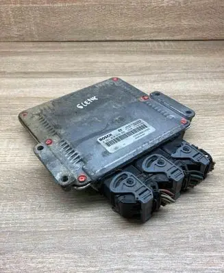 Renault Megane II Engine control unit/module ECU HOM8200039569 0281010819 WithPlug