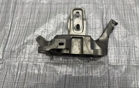 Alfa Romeo Junior Engine mount vacuum valve 9824312980