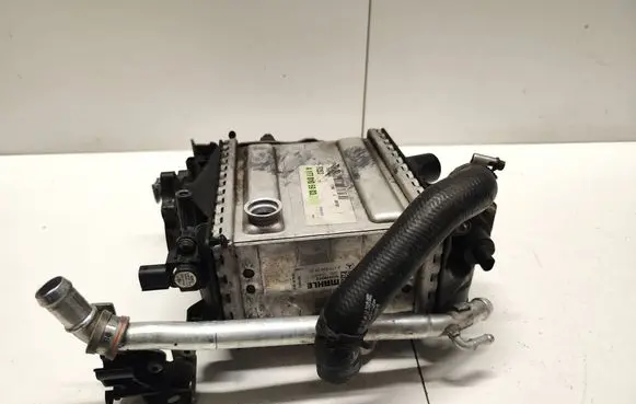 Mercedes-Benz C AMG W205 Intercooler radiator A1770105903 a1770902501