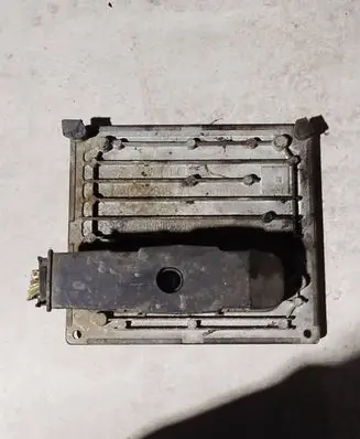 Ford Fiesta Engine control unit/module 2S6A12A650SG S118107002K