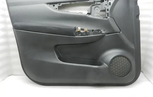Nissan Qashqai Front door trim (molding) 809014EA2A