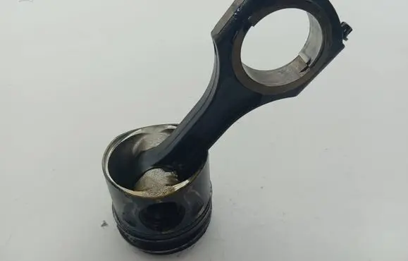 Mercedes-Benz E W212 Piston with connecting rod 65100