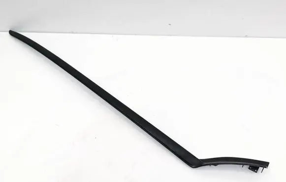 Volvo XC40 Windshield trim 31448940