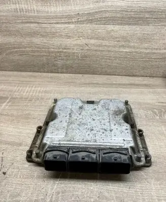 Renault Laguna II Engine control unit/module 8200211726 0281011103