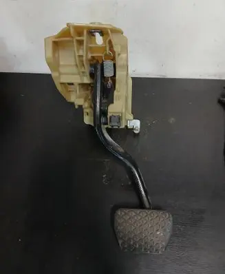 BMW 5 E60 E61 Brake pedal 6769221 4010613C