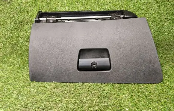 BMW 3 E90 E91 Glove box 7075479 51167075479 7075477