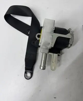 Toyota Avensis T270 Front seatbelt 7P3100P 067478 053947