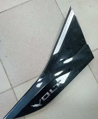 Chevrolet Volt II Fender trim (molding) LH23410380