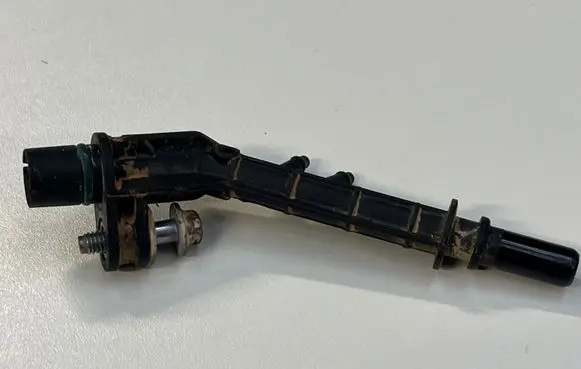 BMW 5 F10 F11 Vacuum line/pipe/hose 8513330