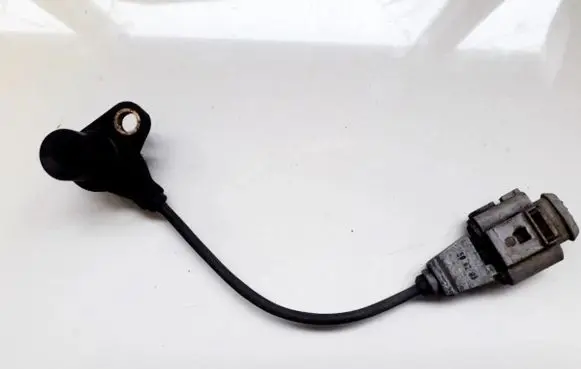Skoda Octavia Mk1 (1U) Crankshaft position sensor 1j0973723g