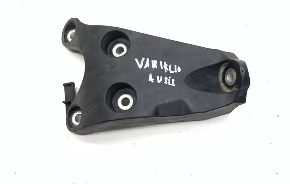 Engine mounting bracket