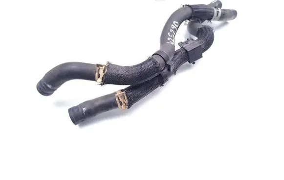 Toyota Avensis T270 Engine coolant pipe/hose
