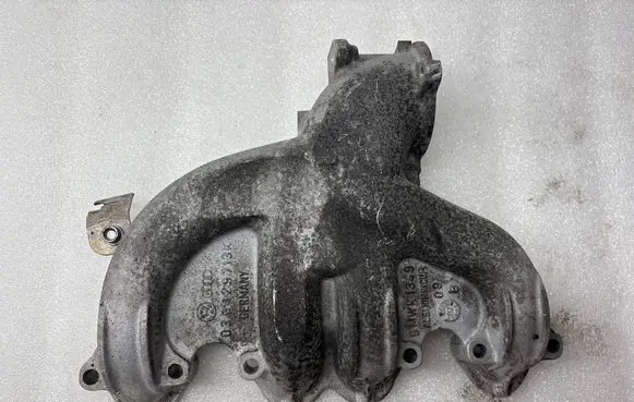 Volkswagen PASSAT B6 Intake manifold 03G129713K