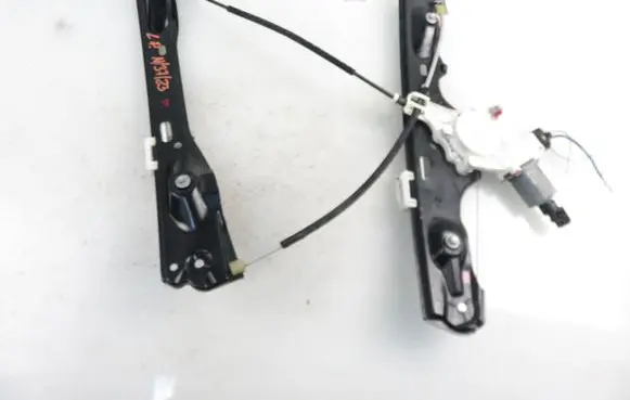 BMW X1 E84 Front door window regulator with motor 2990293