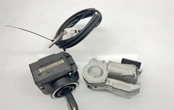 Mercedes-Benz CLK A209 C209 Engine ECU kit and lock set A2034621130 2095450908