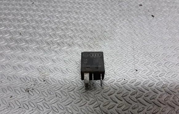 Audi A4 S4 B5 8D Other relay 8Z0951253