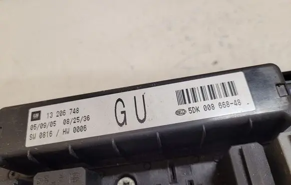 Opel Astra H Fuse module 13206748 5WK00866848