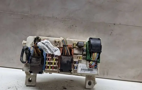 Ford Focus C-MAX Fuse module 8M5T14014 7M5T14A073DE
