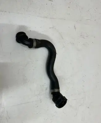 Coolant pipe/hose