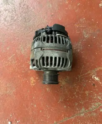Volkswagen Golf VI Generator/alternator 06F903023F 0124525091