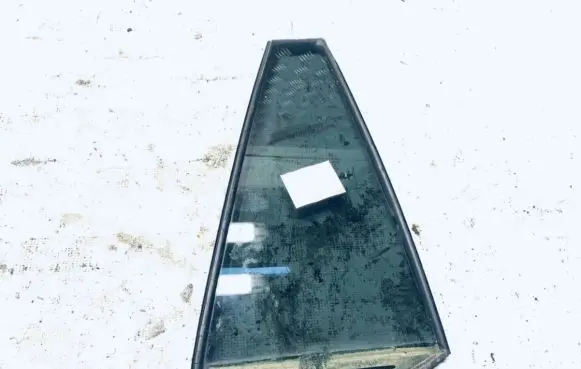 Toyota RAV 4 (XA20) Rear vent window glass 