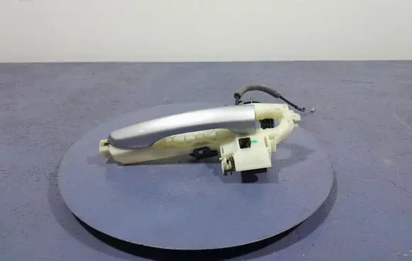 Hyundai i30 Front door exterior handle 