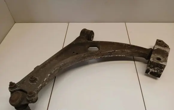 Volkswagen PASSAT B6 Front control arm