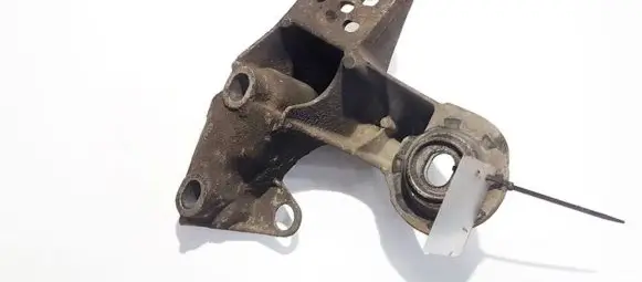 Volkswagen PASSAT B5 Engine mounting bracket 4b0199351