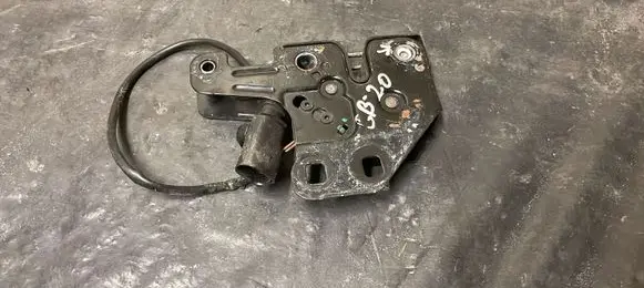 Audi A4 S4 B7 8E 8H Engine bonnet/hood lock/catch
