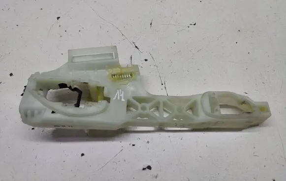 Hyundai i20 (BC3 BI3) Front door exterior handle/bracket 