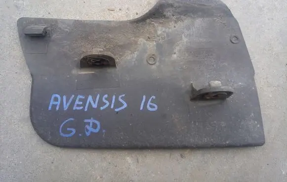 Toyota Avensis T270 Rear mudguard 65631
