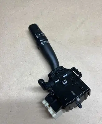 Toyota Avensis T250 Indicator stalk 173650