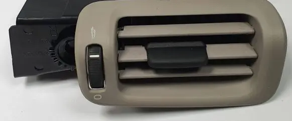 Volvo V70 Rear air vent grill 06E5365
