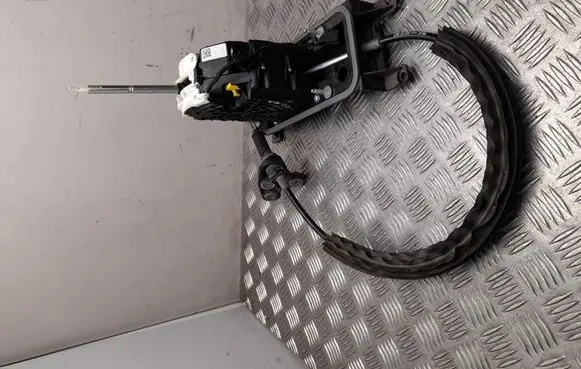 Volkswagen PASSAT B8 Gear shifter/selector 3Q1713023AJ